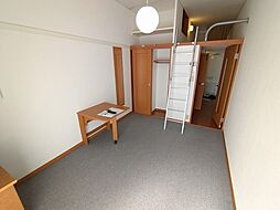 レオパレスカメリア 3階1Kのリビング/ダイニング