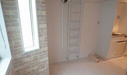 エコル・ガイア 1階ワンルームのリビング/ダイニング