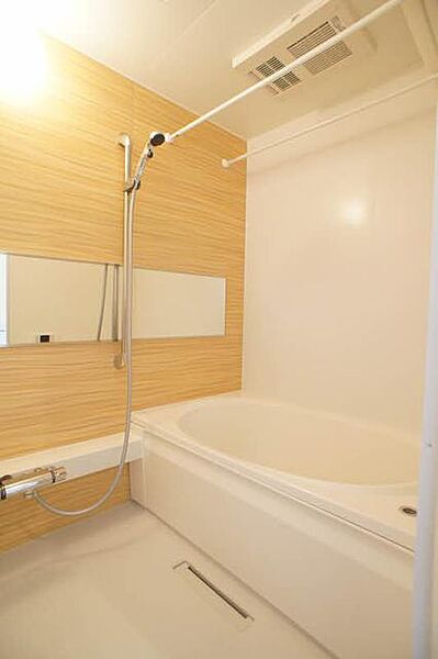 画像9:【浴室】シャワーの位置をお好みの高さに調節できるスライドバーが便利です♪