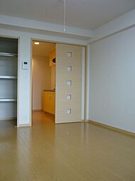 多摩都市モノレール 甲州街道駅 徒歩4分の賃貸マンション 2階1Kのリビング/ダイニング