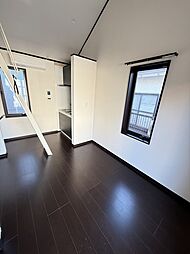 ROSSO&レジデンス0 A 1LDKのリビング/ダイニング