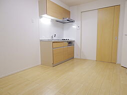 UT浮間 3階1DKのリビング/ダイニング