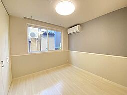 室内物干しも完備しておりますので、雨の日も洗濯物を干すことができます！