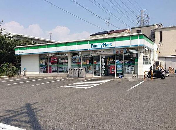 ファミリーマート堺榎元町店 396m