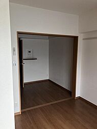 アンベリールマーロ北綾瀬II 4階2Kのリビング/ダイニング