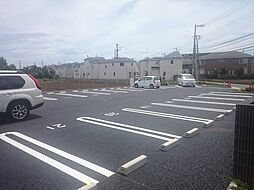 敷地内駐車場完備。