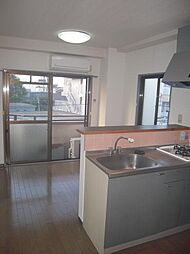 スターション・アド・Ｑ 3階1DKのリビング/ダイニング