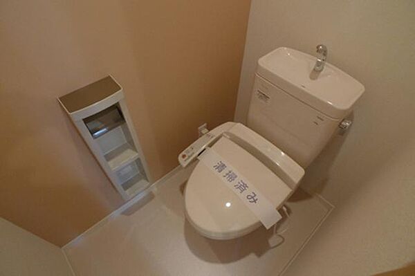 画像12:トイレは洗浄機能付き暖房便座が設備であります！