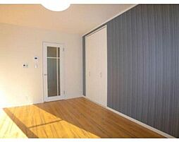 ダウントン・アビー 2階1Kのリビング/ダイニング