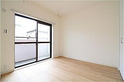 メゾンロアール 2階2LDKのリビング/ダイニング