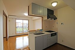 サニーフラット 2D 2階2LDKのリビング/ダイニング