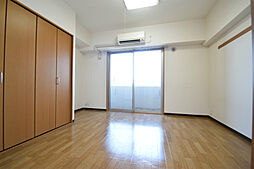 阪急千里線 吹田駅 徒歩2分の賃貸マンション 8階1DKのリビング/ダイニング