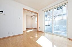 BONHEUR 1階1LDKのリビング/ダイニング