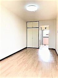 コスモポリタン 106 1階ワンルームのリビング/ダイニング