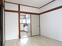 グリーンハイツ神蔵 205 2階1DKのリビング/ダイニング