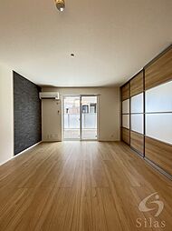 阪神本線 出屋敷駅 バス9分 西難波南下車 徒歩1分の賃貸アパート 2階2LDKのリビング/ダイニング