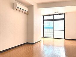 ラ・エスペランサ レイ 1階ワンルームのリビング/ダイニング