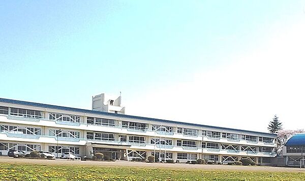 周辺：矢巾町立徳田小学校 761m