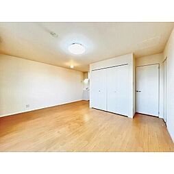 レガーロ C202 2階ワンルームのリビング/ダイニング