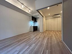 LiveFlat西荻窪 地下1階1LDKのリビング/ダイニング