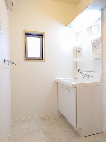 apartment 宮城県栗原市築館宮野中央１丁目4-18
築館宮野中央の賃貸情報を見る
物件地図