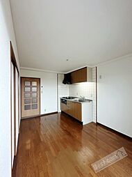 エバンジェル 301 3階2DKのリビング/ダイニング