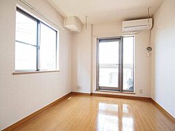 プレシャスコート 2階1Kのリビング/ダイニング