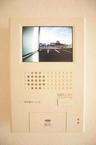 画像10:■ＴＶドアホン■来訪者を声と映像で確認できて安心を与えるカラーモニター付ドアホン♪