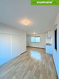 JR阪和線 紀伊中ノ島駅 徒歩15分の賃貸アパート 2階1LDKのリビング/ダイニング