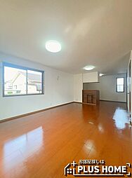 シンフォニータウンIII　E棟 113 1階ワンルームのリビング/ダイニング