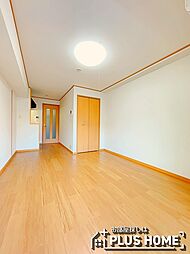 パルテールI 1階ワンルームのリビング/ダイニング