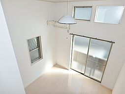 オーシャン 101. 1階1Kのリビング/ダイニング