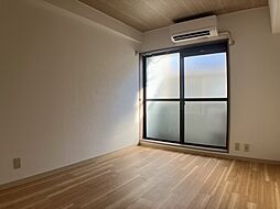 エントランスライフ金閣G 101 1階ワンルームのリビング/ダイニング