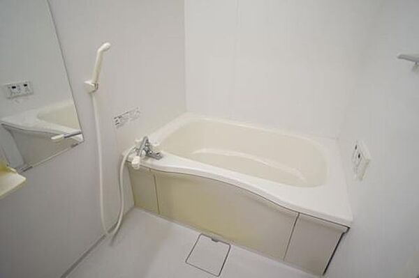 画像12:清潔感のある浴室です。