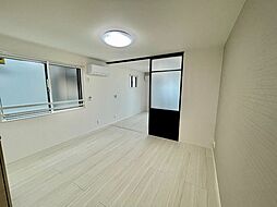 ディーシンシア 2階1LDKのリビング/ダイニング