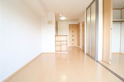 クロスクローバーII 2階1LDKのリビング/ダイニング