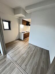 クローバー・プレミア長居公園東 5階1DKのリビング/ダイニング