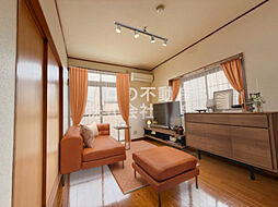 ゴールドハイツ 205