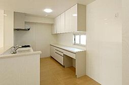 リビングフォレスト深沢 C棟 3LDKのリビング/ダイニング