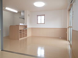 イーストヴィレッジ　C 201 2階2LDKのリビング/ダイニング