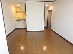 DGマンション 101 1階ワンルームのリビング/ダイニング