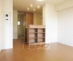 京都地下鉄東西線 御陵駅 徒歩5分の賃貸アパート 1階1LDKのリビング/ダイニング