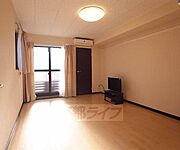 広く明るい洋室です。