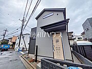 外観　【新座市石神5丁目】 順調に工事が進んでいます。実際の街並みの様子が段々見えて参りました。ぜひ実際に現地をご見学下さいませ。