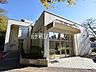 周辺：府中市立四谷図書館 (960m)
