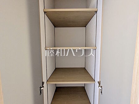 収納 【ルピナス日野壱番館】
