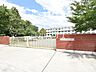 周辺：八王子市立長沼小学校 (930m)