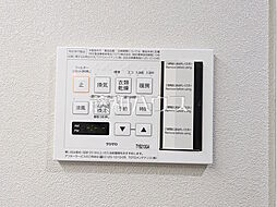 浴室換気乾燥機 換気機能によってバスルーム内のカビの発生を抑制できます。夜間や雨天時の洗濯物の乾燥に便利な乾燥機能も装備。