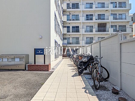 エントランスへのアプローチ 【メイゾン立川二番館】