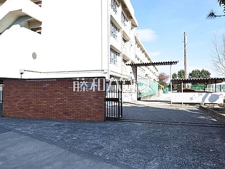 日野市立大坂上中学校 (410m)